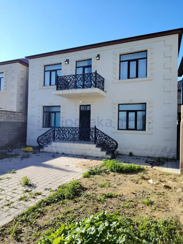 Satılır 4 otaqlı həyət evi 200 m²