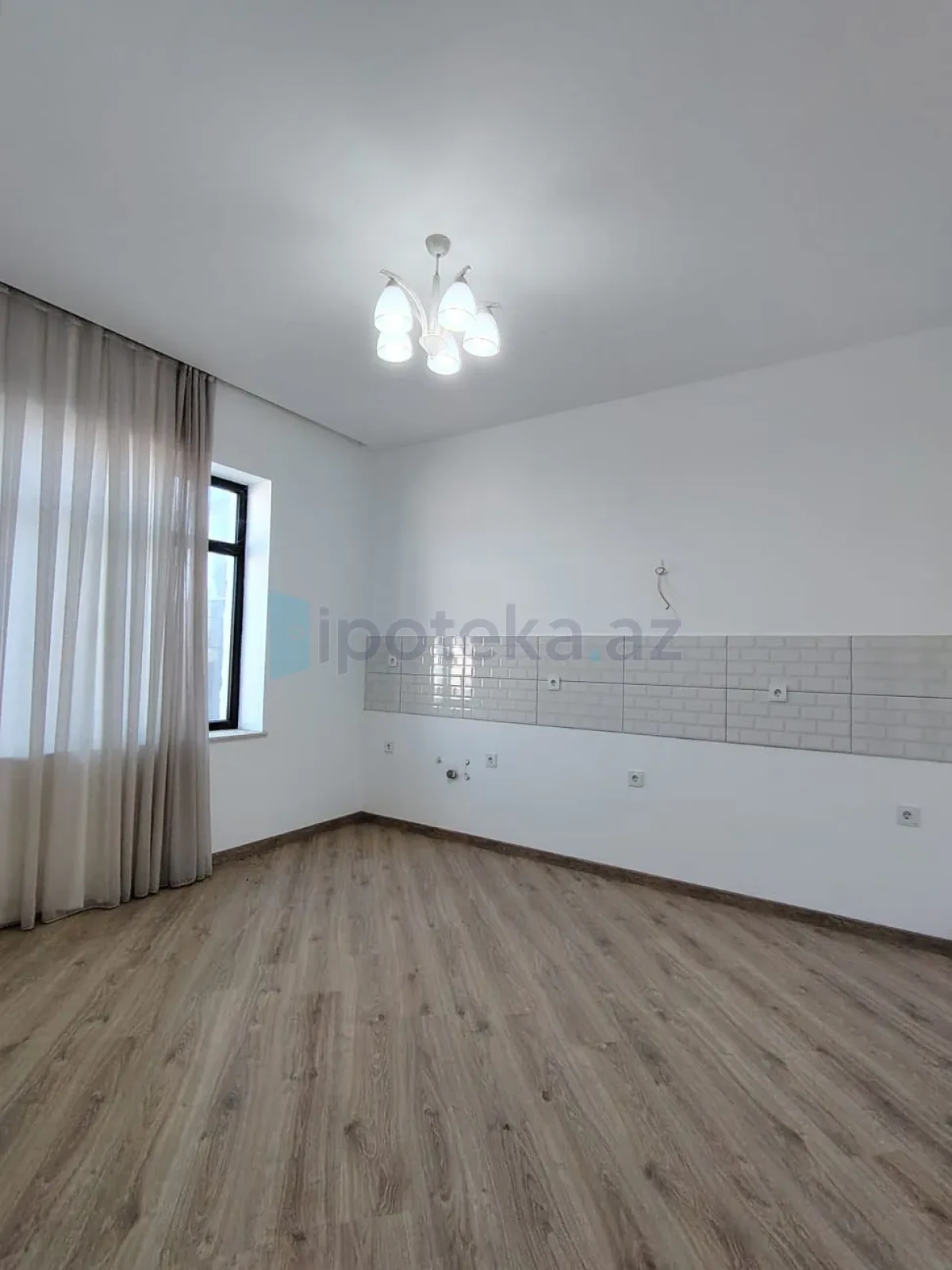 Satılır 4 otaqlı həyət evi 200 m²