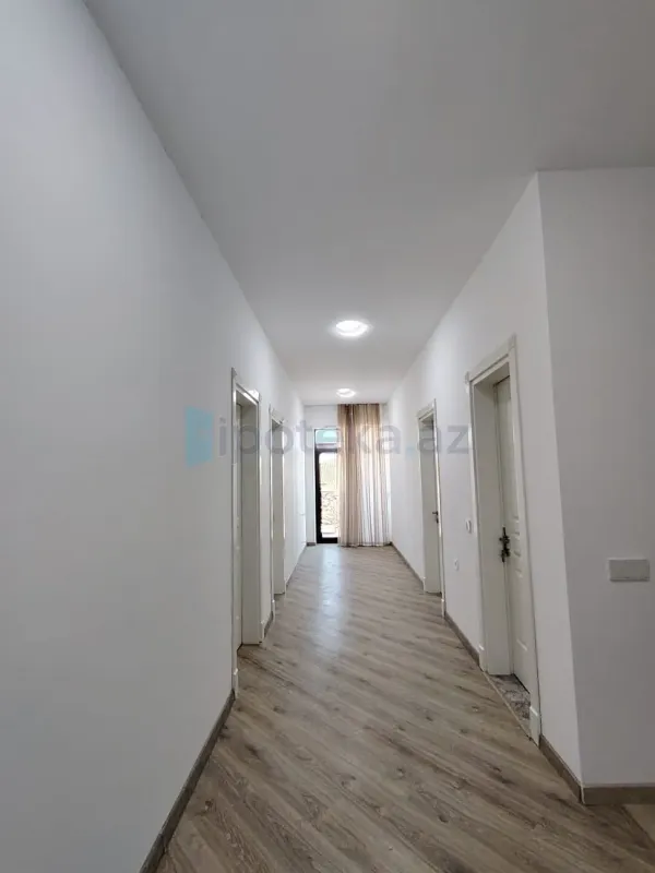 Satılır 4 otaqlı həyət evi 200 m²