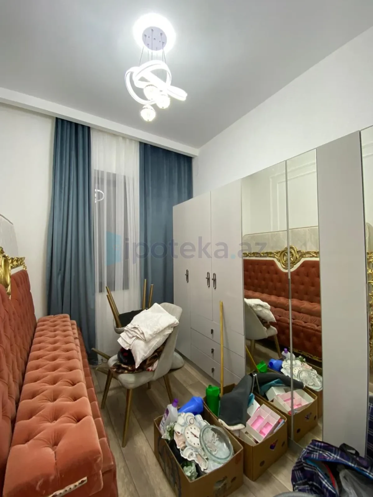 Satılır 4 otaqlı mənzil 150 m²
