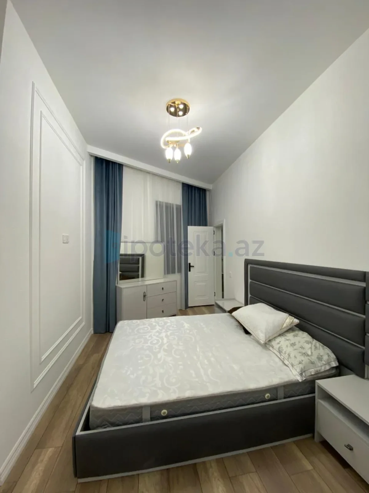 Satılır 4 otaqlı mənzil 150 m²