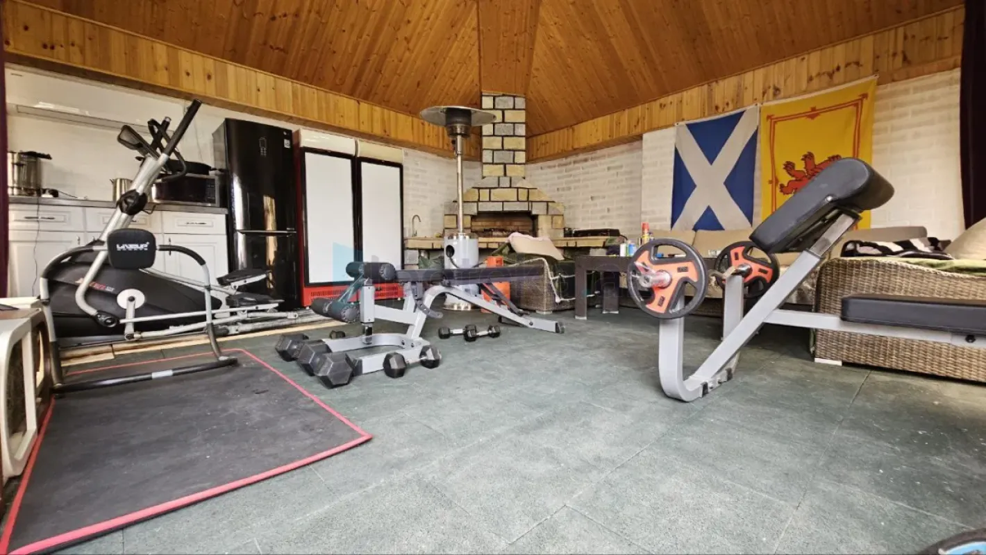 Satılır 6 otaqlı mənzil 450 m²