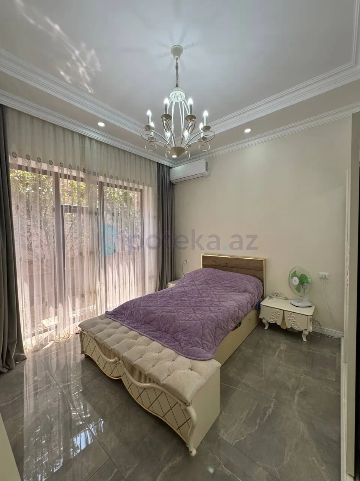 Satılır 6 otaqlı mənzil 450 m²