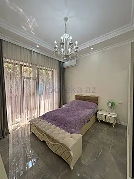 Satılır 6 otaqlı mənzil 450 m²