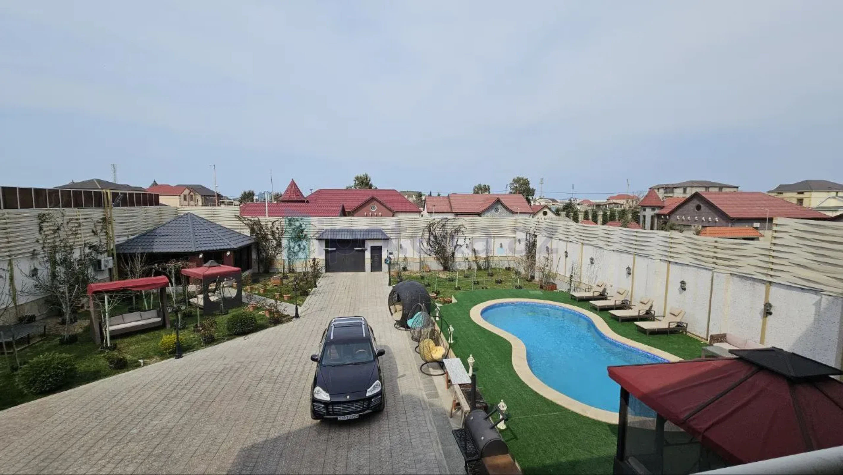 Satılır 6 otaqlı mənzil 450 m²