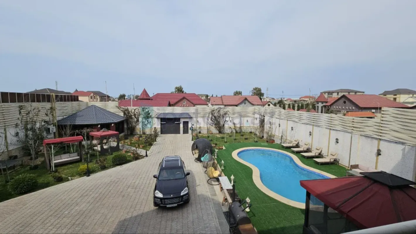 Satılır 6 otaqlı mənzil 450 m²