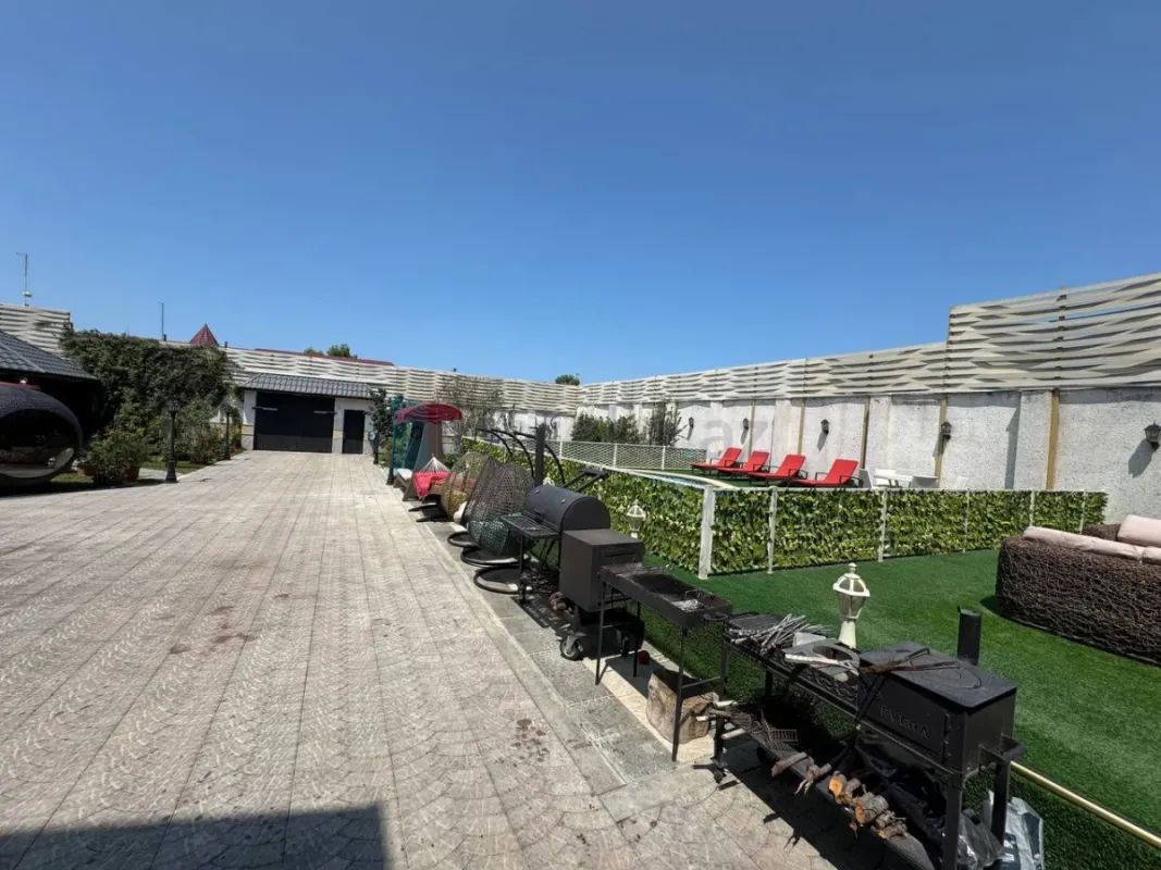 Satılır 6 otaqlı mənzil 450 m²