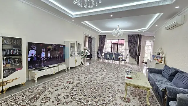 Satılır 6 otaqlı mənzil 450 m²