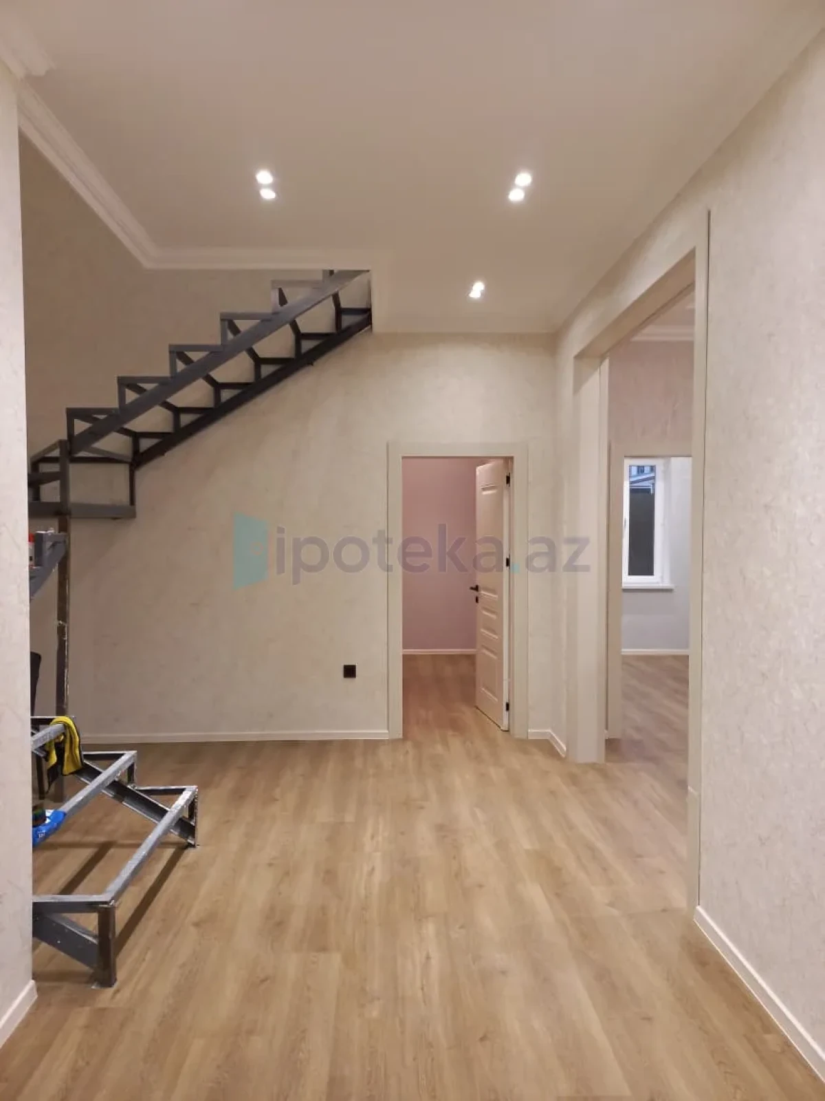 Satılır 5 otaqlı həyət evi 207 m²