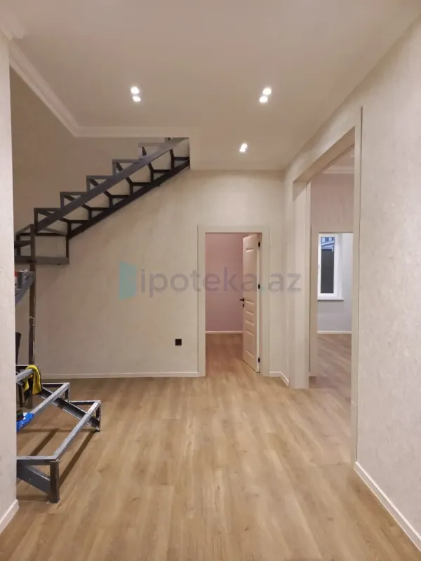 Satılır 5 otaqlı həyət evi 207 m²