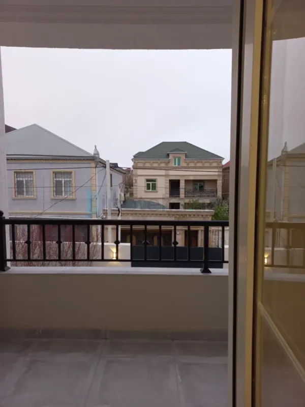 Satılır 5 otaqlı həyət evi 207 m²
