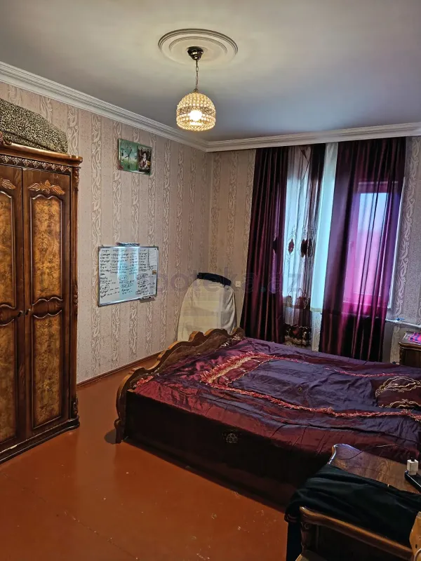 Satılır 4 otaqlı köhnə tikili 97 m²