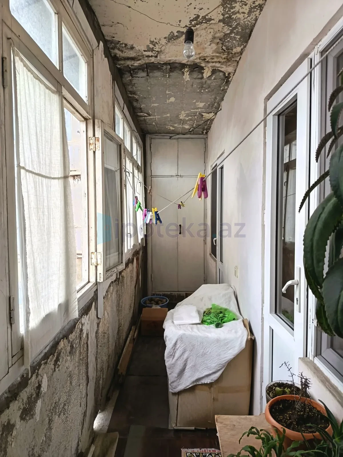 Satılır 4 otaqlı köhnə tikili 97 m²