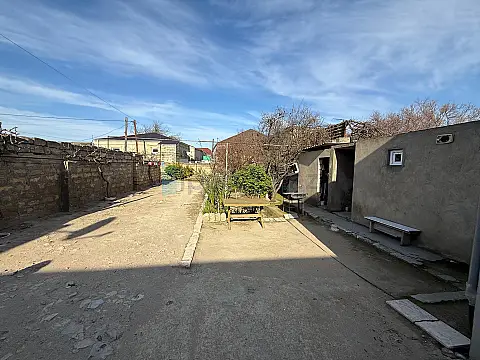 Satılır 4 otaqlı həyət evi 100 m²
