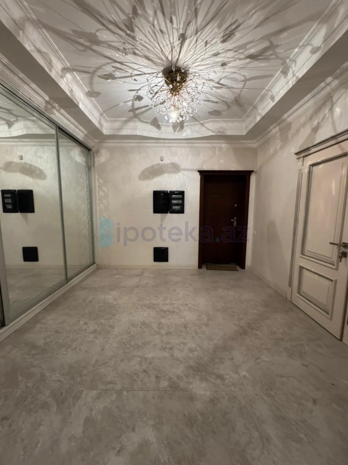 Satılır 3 otaqlı yeni tikili 153 m²