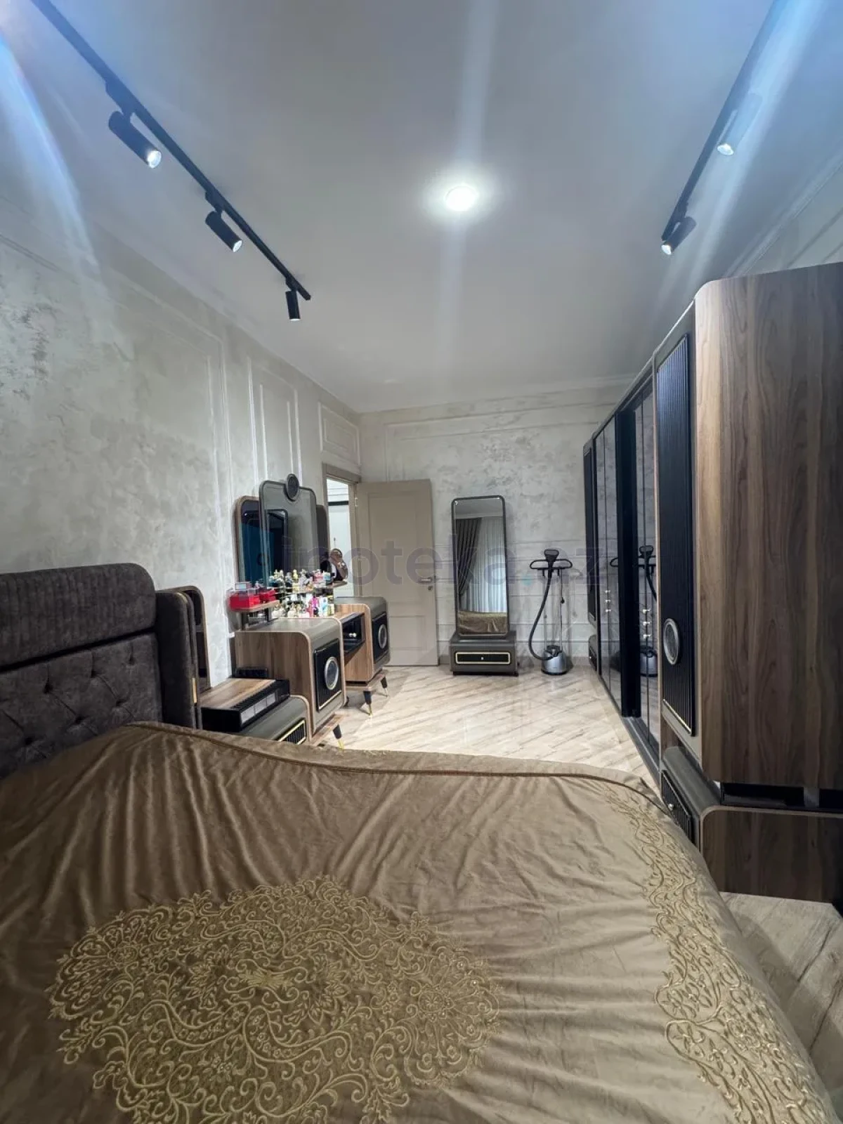 Satılır 2 otaqlı yeni tikili 87 m²