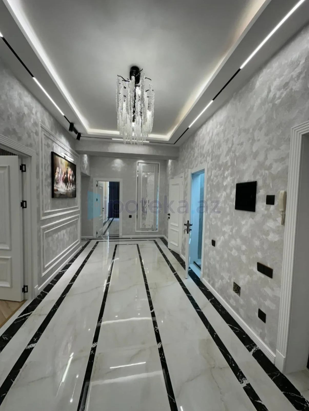 Satılır 3 otaqlı yeni tikili 135 m²