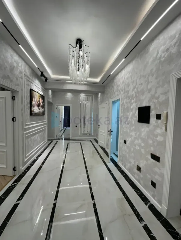 Satılır 3 otaqlı yeni tikili 135 m²