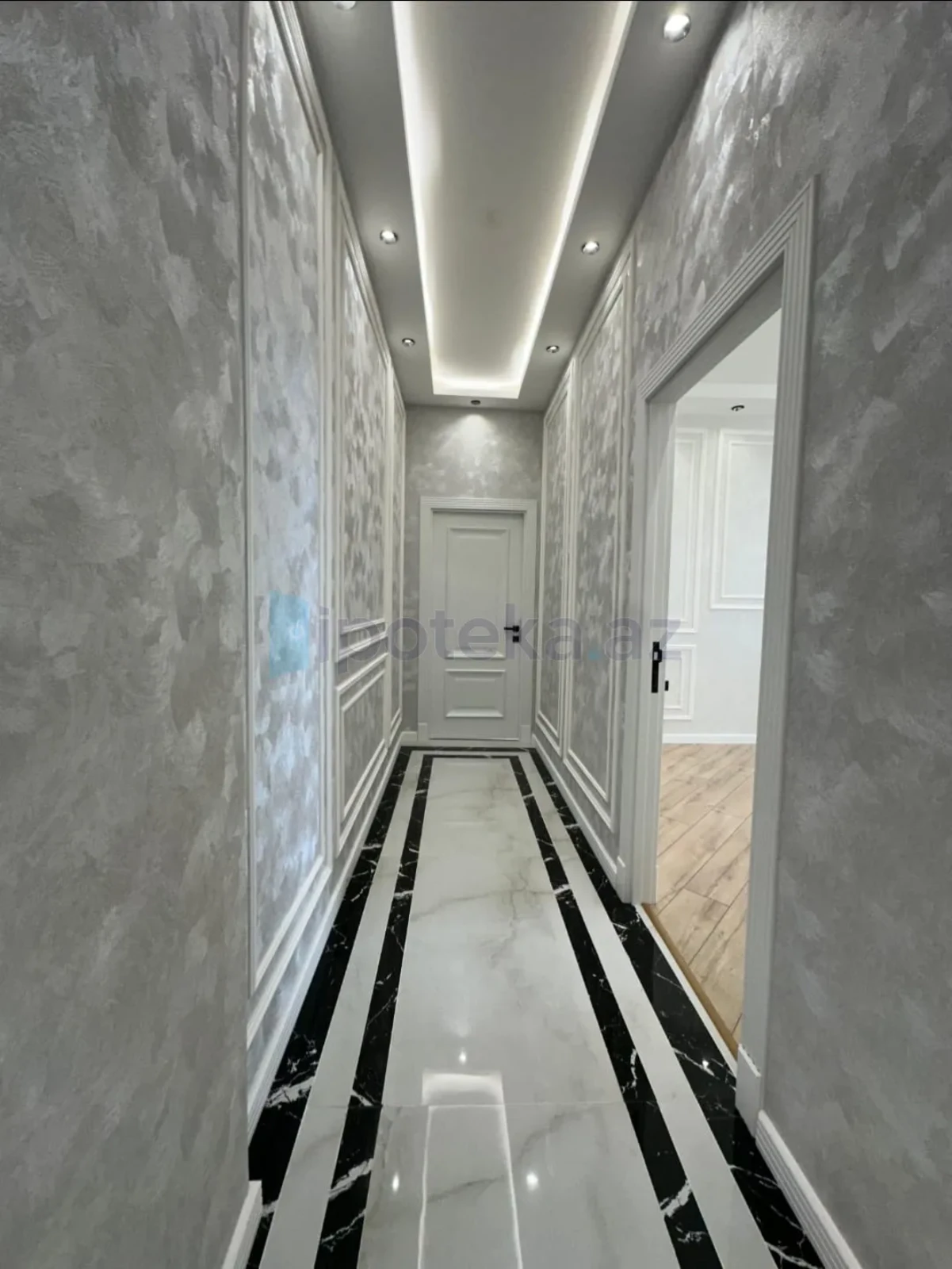 Satılır 3 otaqlı yeni tikili 135 m²