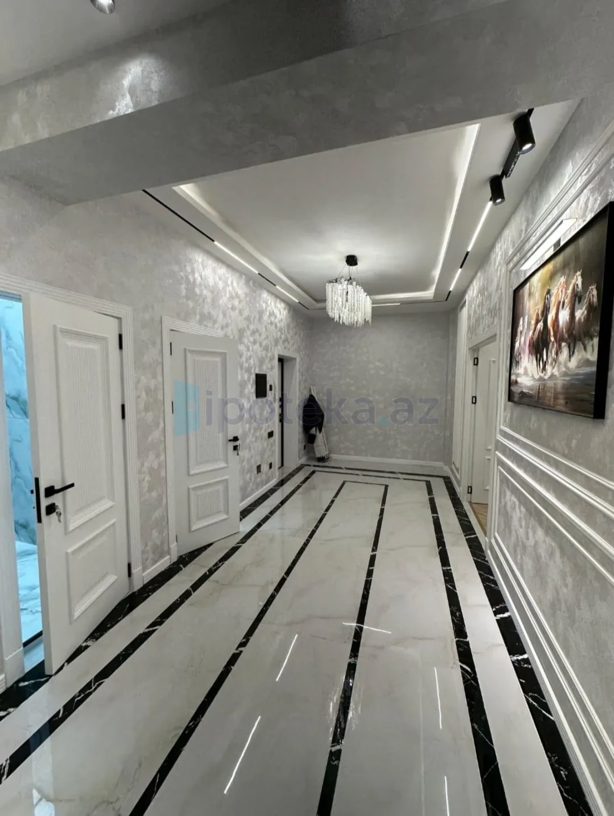 Satılır 3 otaqlı yeni tikili 135 m²