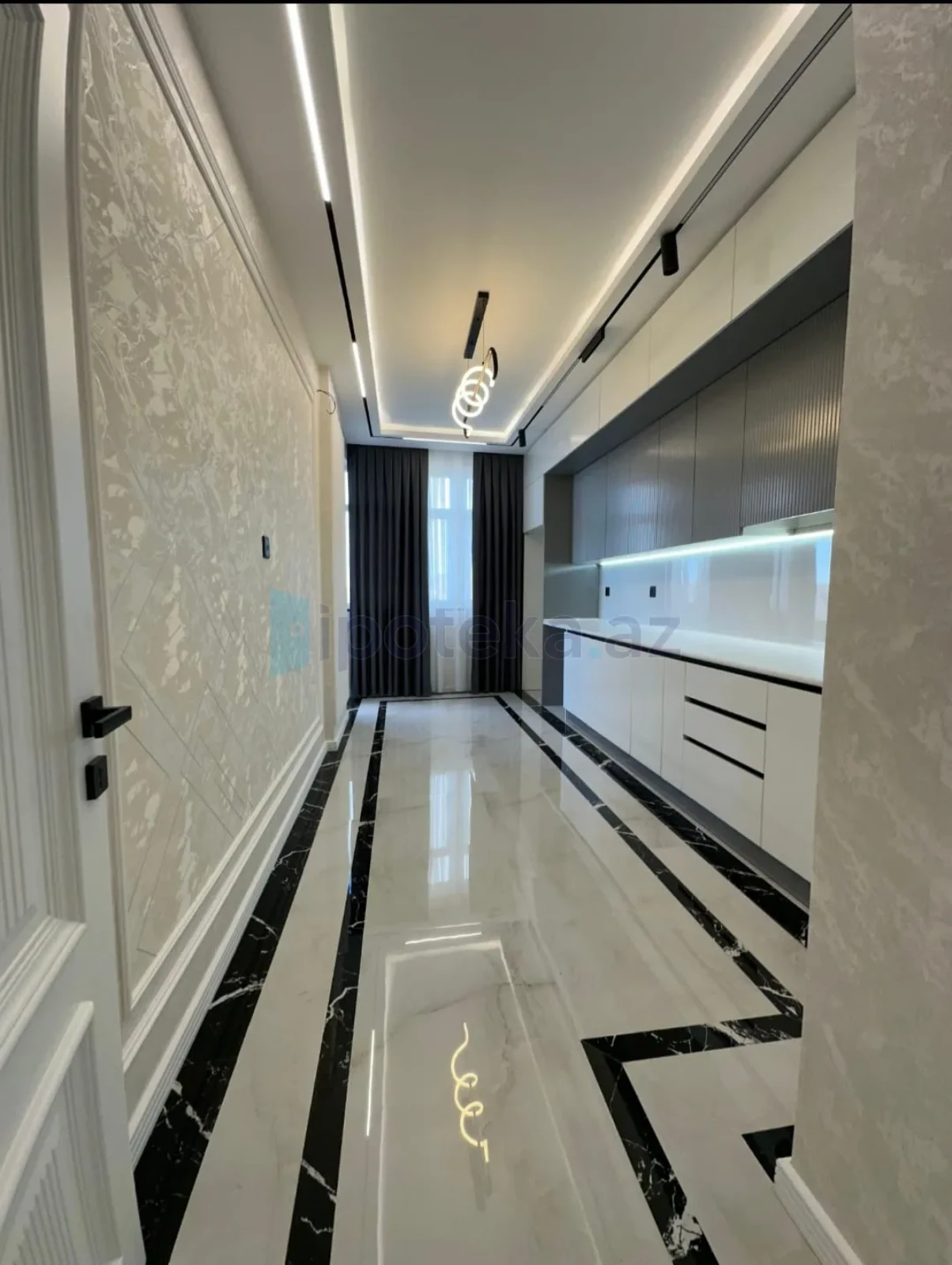Satılır 3 otaqlı yeni tikili 135 m²