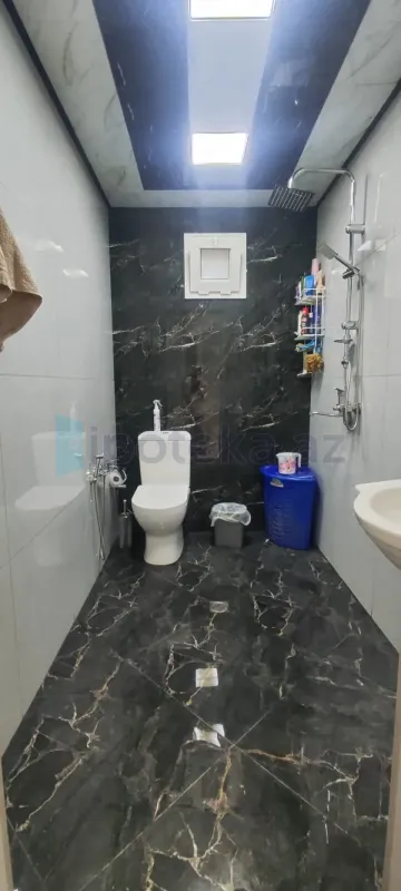 Satılır 5 otaqlı həyət evi 170 m²