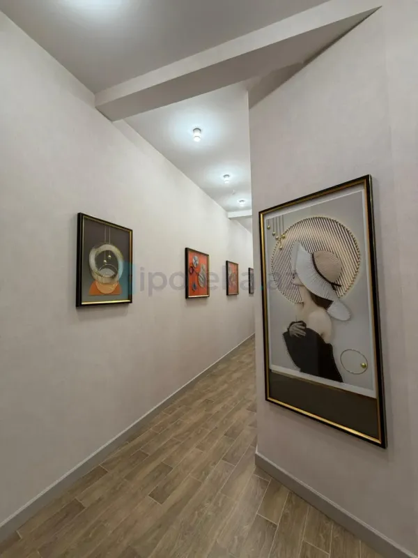 Satılır 4 otaqlı mənzil 300 m²