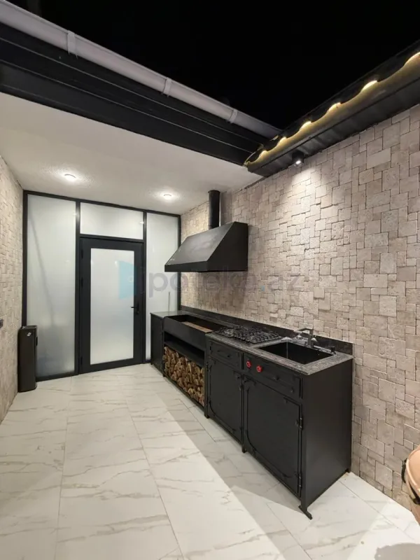 Satılır 4 otaqlı mənzil 300 m²