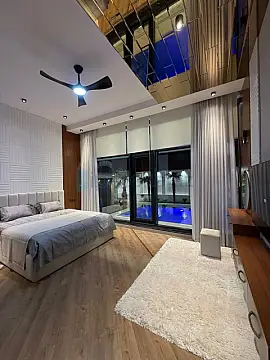 Satılır 4 otaqlı mənzil 300 m²