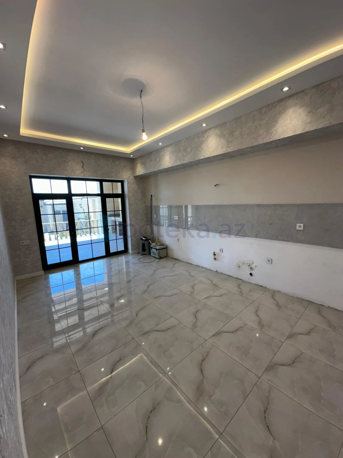 Satılır 5 otaqlı həyət evi 160 m²