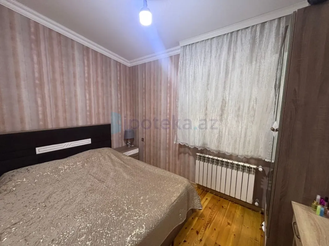 Satılır 6 otaqlı mənzil 220 m²