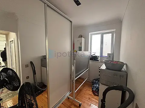 Satılır 6 otaqlı mənzil 220 m²