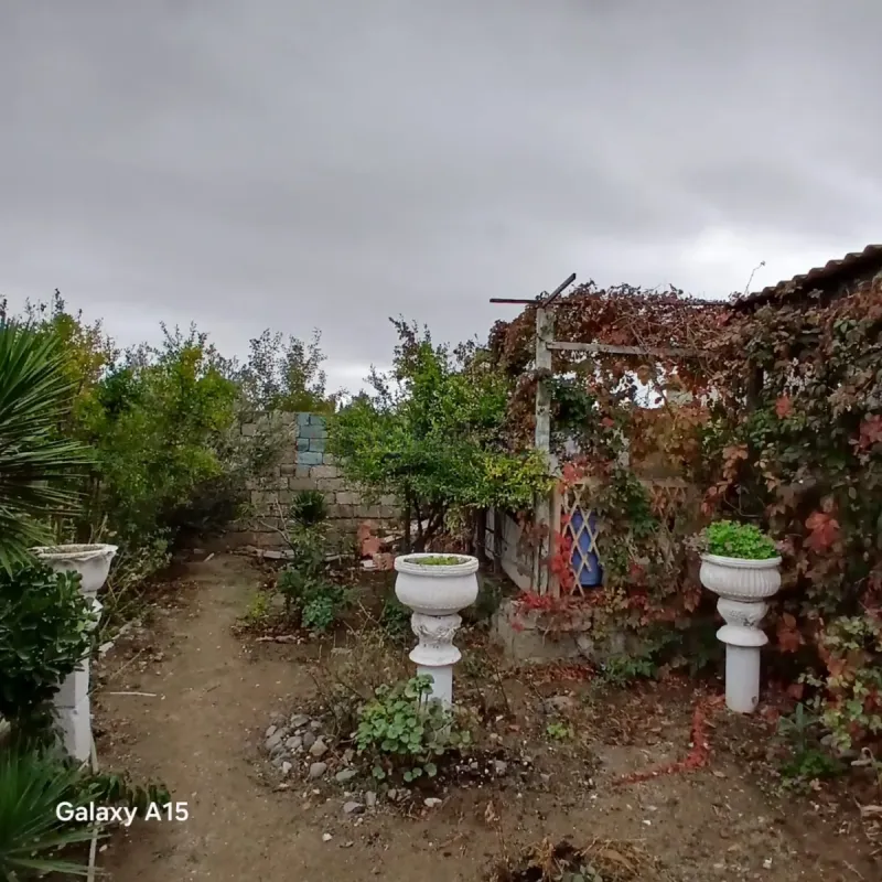 Satılır 3 otaqlı həyət evi 150 m²