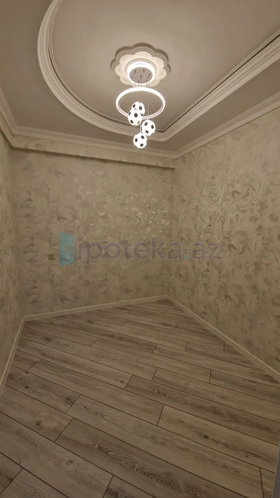 Satılır 3 otaqlı yeni tikili 73 m²