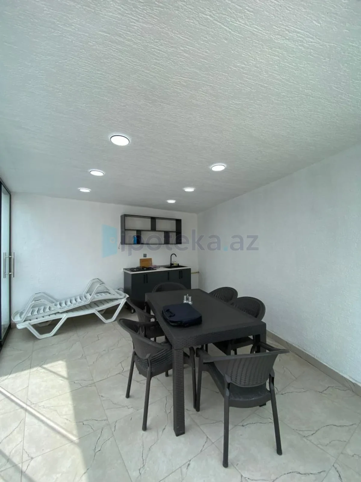 Satılır 4 otaqlı mənzil 150 m²