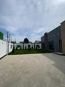 Satılır 4 otaqlı mənzil 150 m²