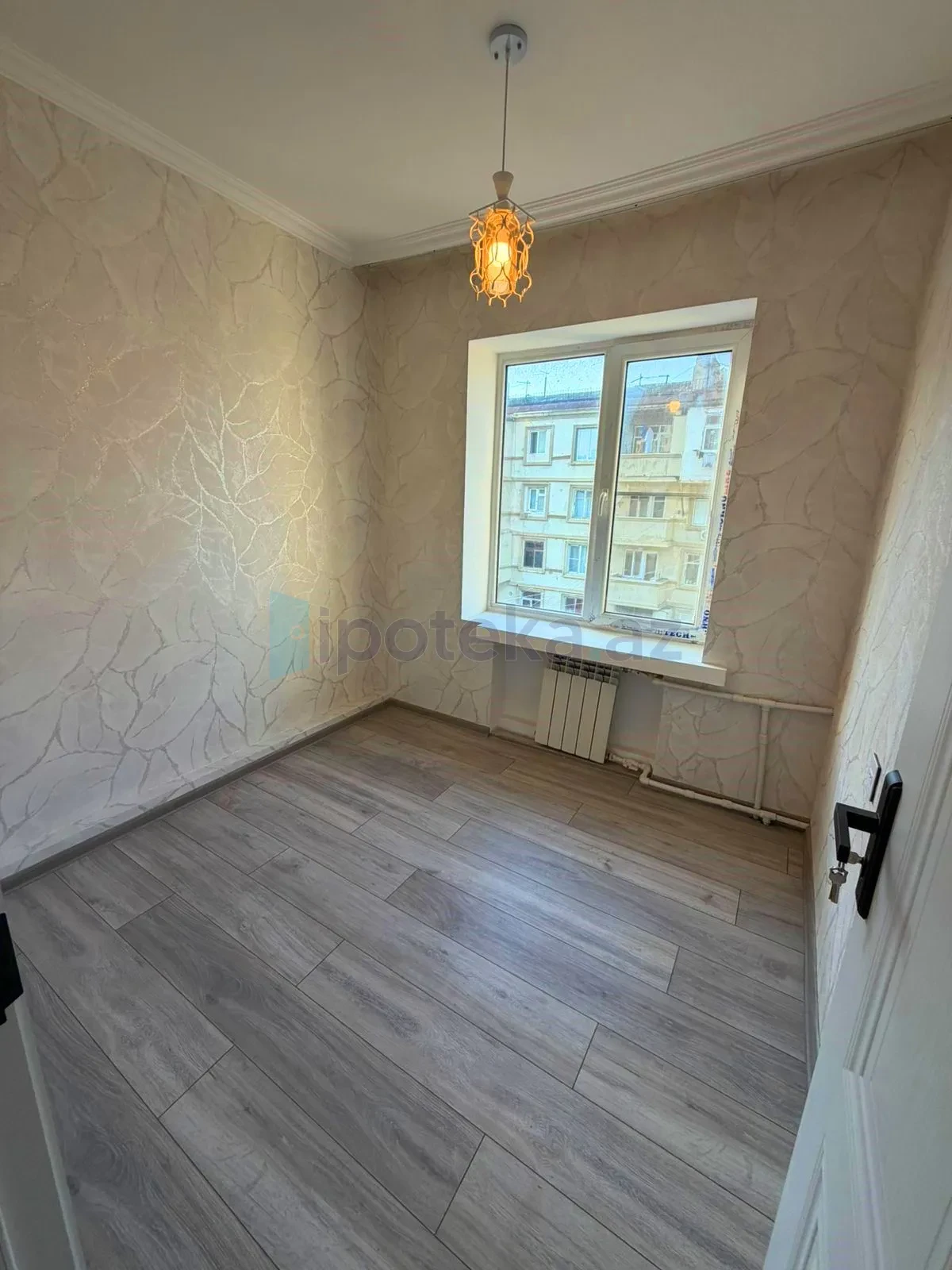 Satılır 2 otaqlı köhnə tikili 40 m²