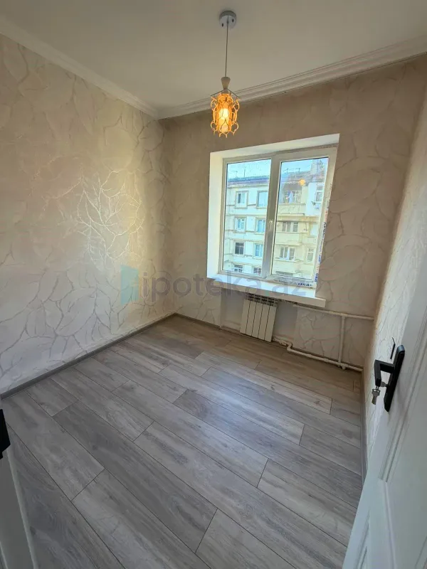 Satılır 2 otaqlı köhnə tikili 40 m²