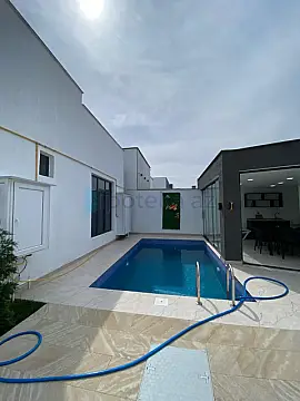 Satılır 4 otaqlı mənzil 150 m²