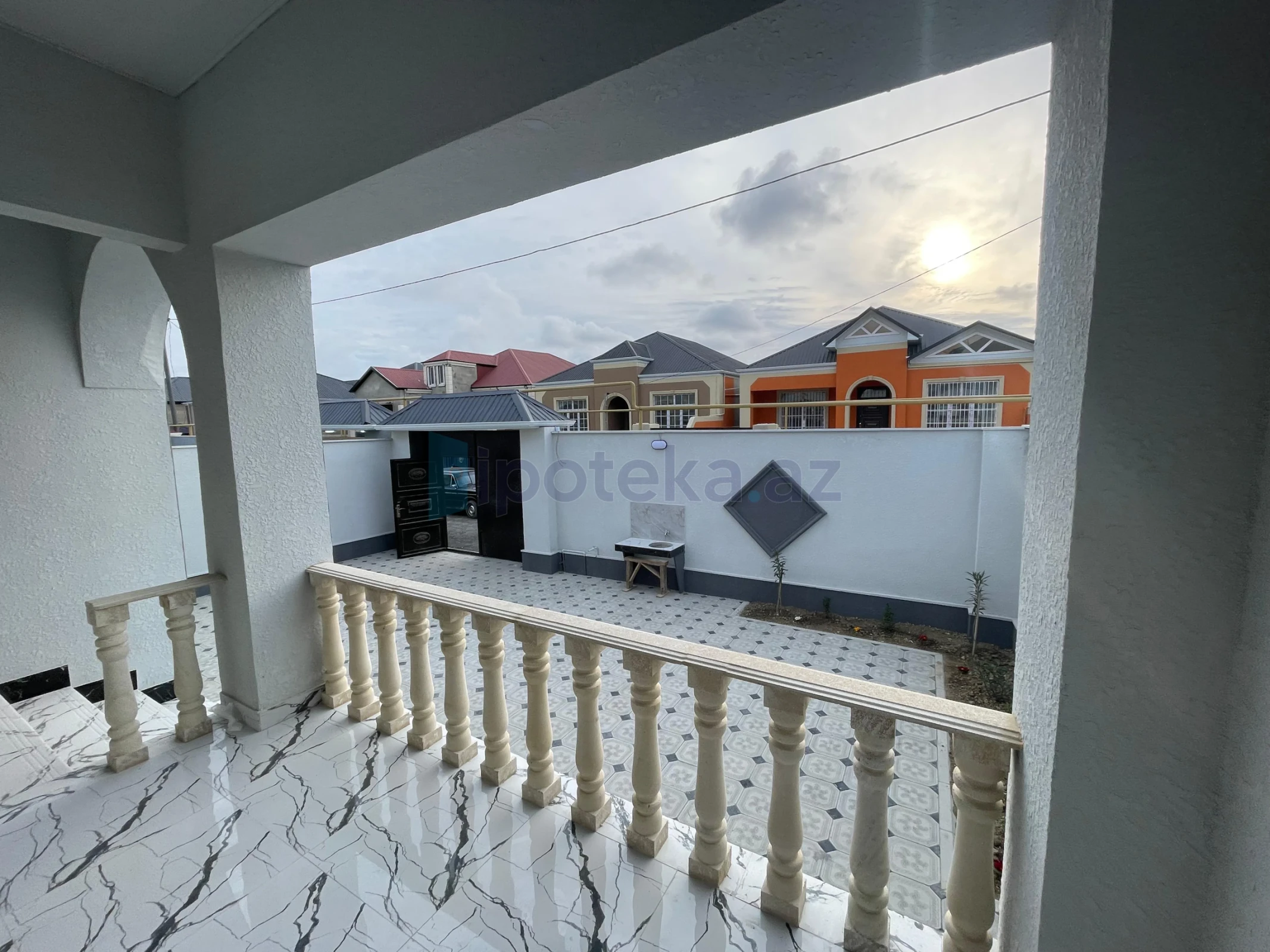 Satılır 4 otaqlı həyət evi 127 m²