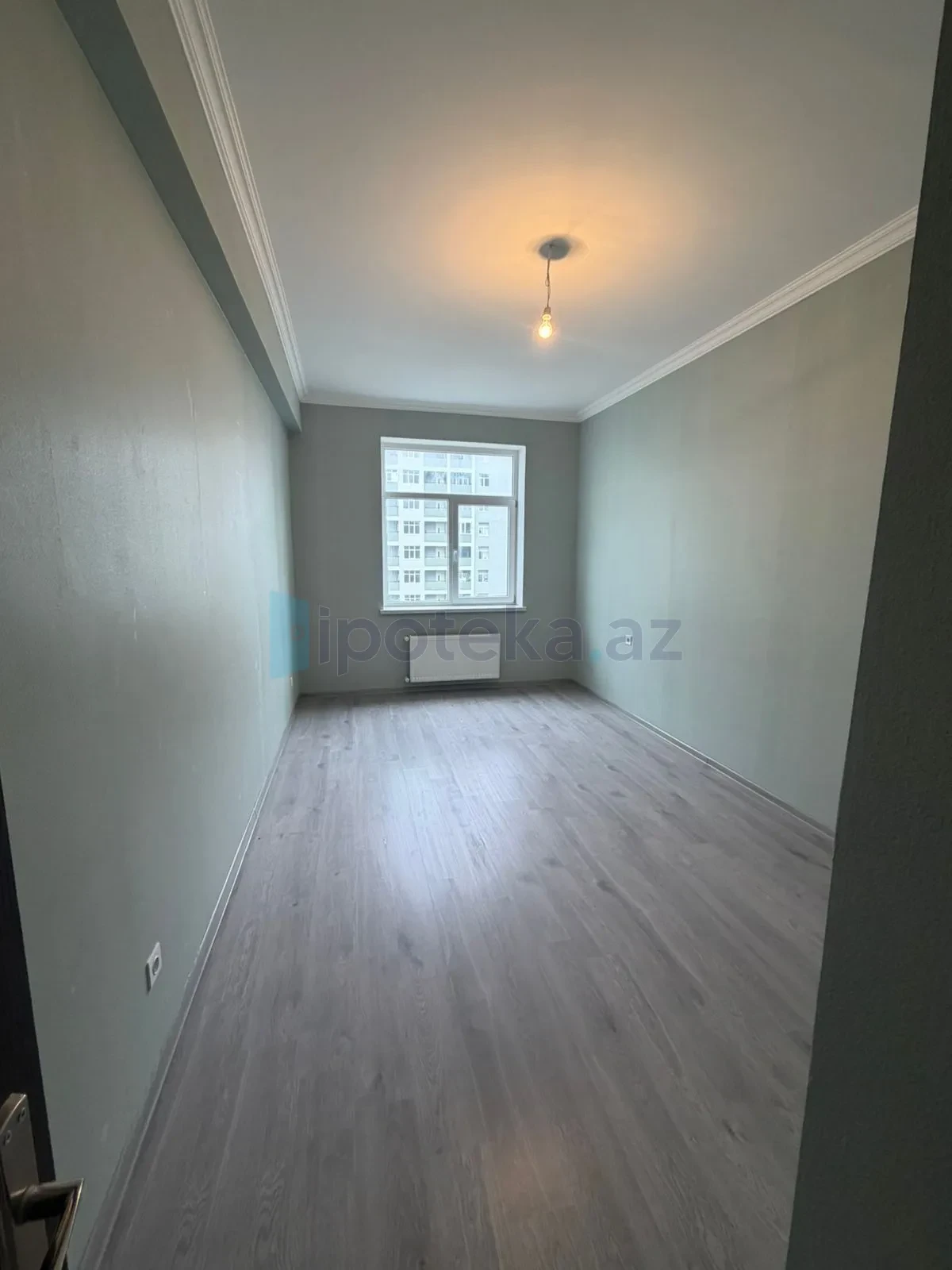 Satılır 4 otaqlı yeni tikili 100 m²