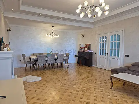 Satılır 3 otaqlı yeni tikili 149 m²