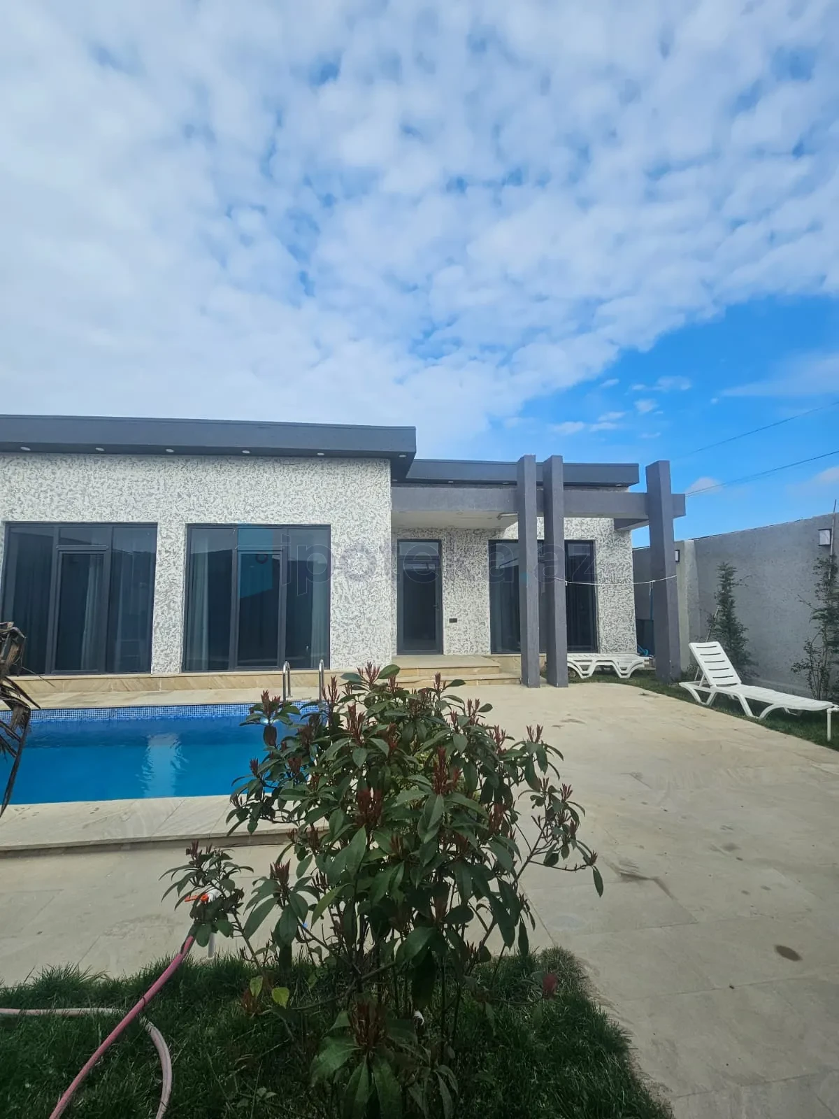 Satılır 4 otaqlı həyət evi 150 m²