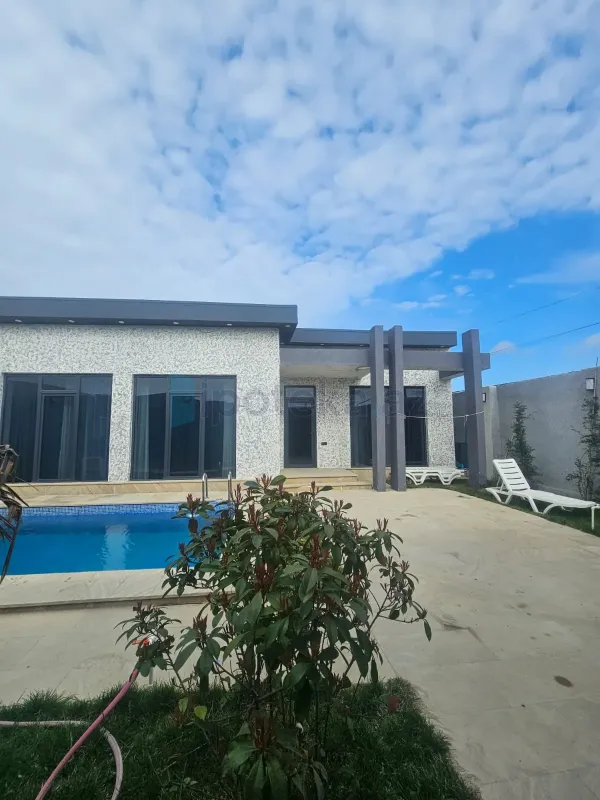 Satılır 4 otaqlı həyət evi 150 m²
