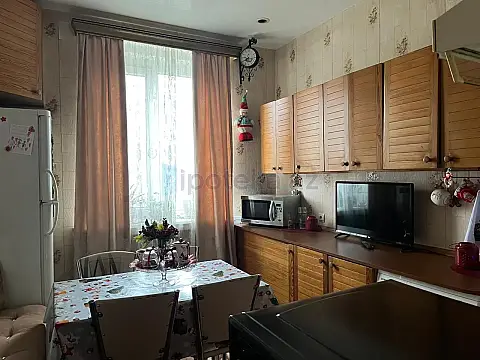 Satılır 3 otaqlı köhnə tikili 100 m²