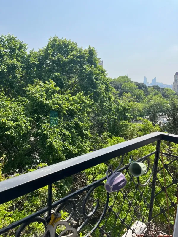 Satılır 3 otaqlı köhnə tikili 100 m²