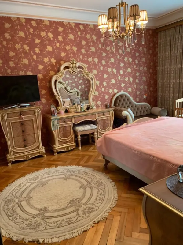 Satılır 3 otaqlı köhnə tikili 100 m²