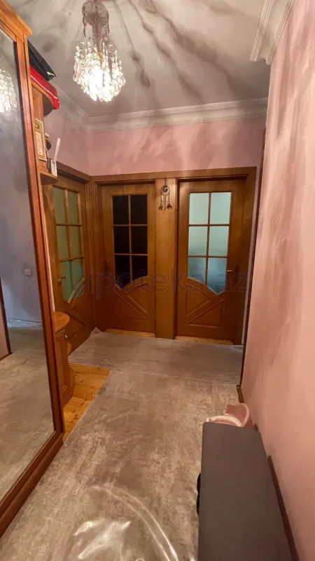 Satılır 3 otaqlı köhnə tikili 75 m²
