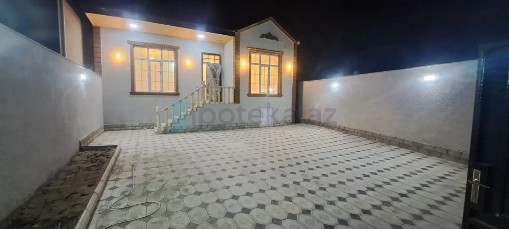 Satılır 4 otaqlı həyət evi 128 m²