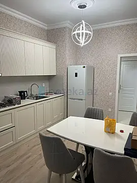 Satılır 2 otaqlı yeni tikili 82 m²